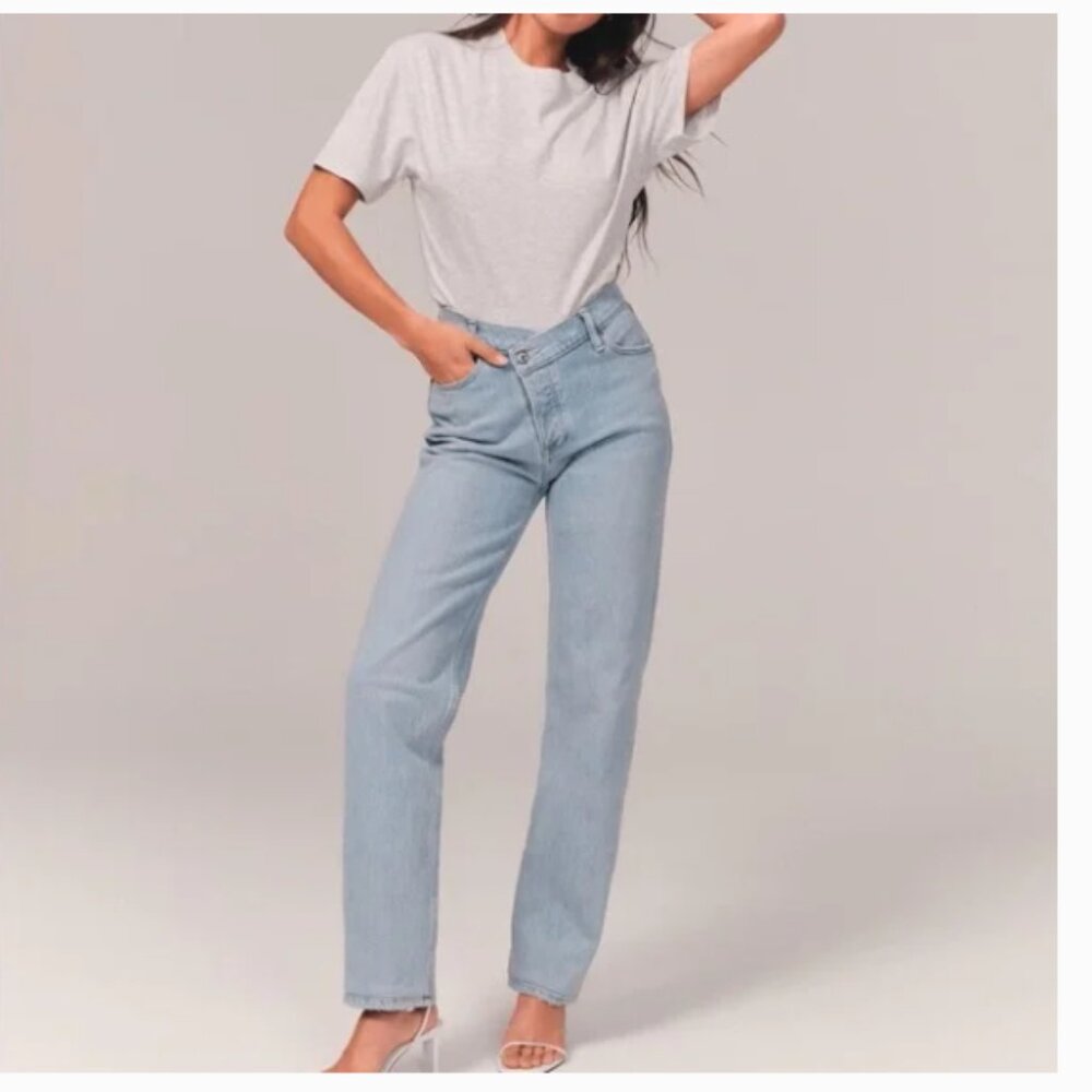 Abercrombie & Fitch Light Wash Wide-Leg Jeans Size 8 The Dad High Rise